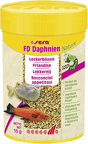 sera FD Daphnien Nature 100 ml (10 g) - Der Leckerbissen für eine erhöhte Laichbereitschaft, getrocknete Wasserflöhe - Fischfutter fürs Aquarium mit sehr hoher Verwertbarkeit, somit weniger Algen